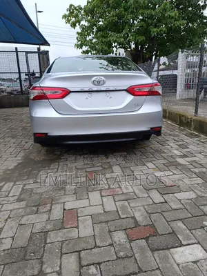 Toyota Camry LE FWD (2.5L 4cyl 8AM) 2018 Silver
