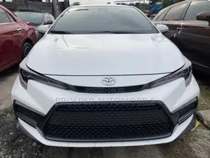 Toyota Corolla SE 2021 White