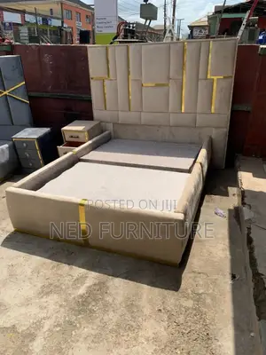 Quality Bed Set With Dresser