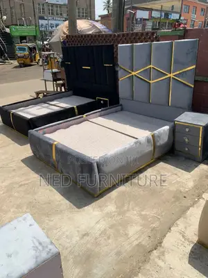 Quality Bed Set With Dresser