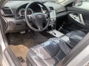 Toyota Camry SE 4dr Sedan (2.5L 4cyl 6AM) 2010 Silver