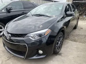 Toyota Corolla 2015 Black