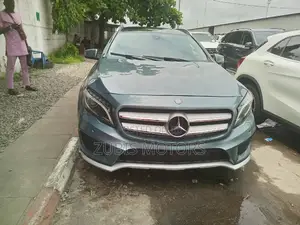 Mercedes-Benz GLA 250 2015 Blue