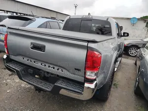 Toyota Tacoma 2020 Silver