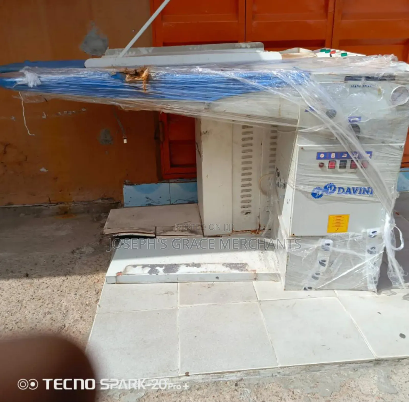 Industrial Finishing Ironing Table With Steam Boiler