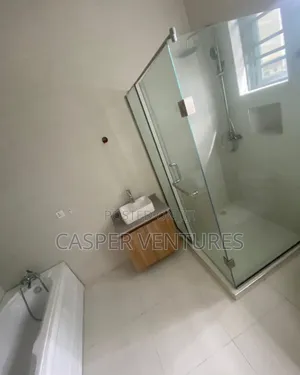 4bdrm Duplex in Vgc for rent