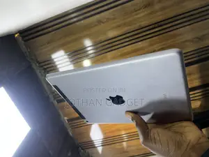 Apple iPad 5 (2022) 32 GB Silver