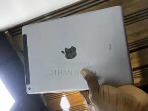 Apple iPad 5 (2022) 32 GB Silver