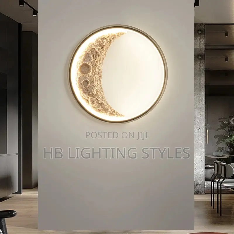 New Moon Wall Lamp