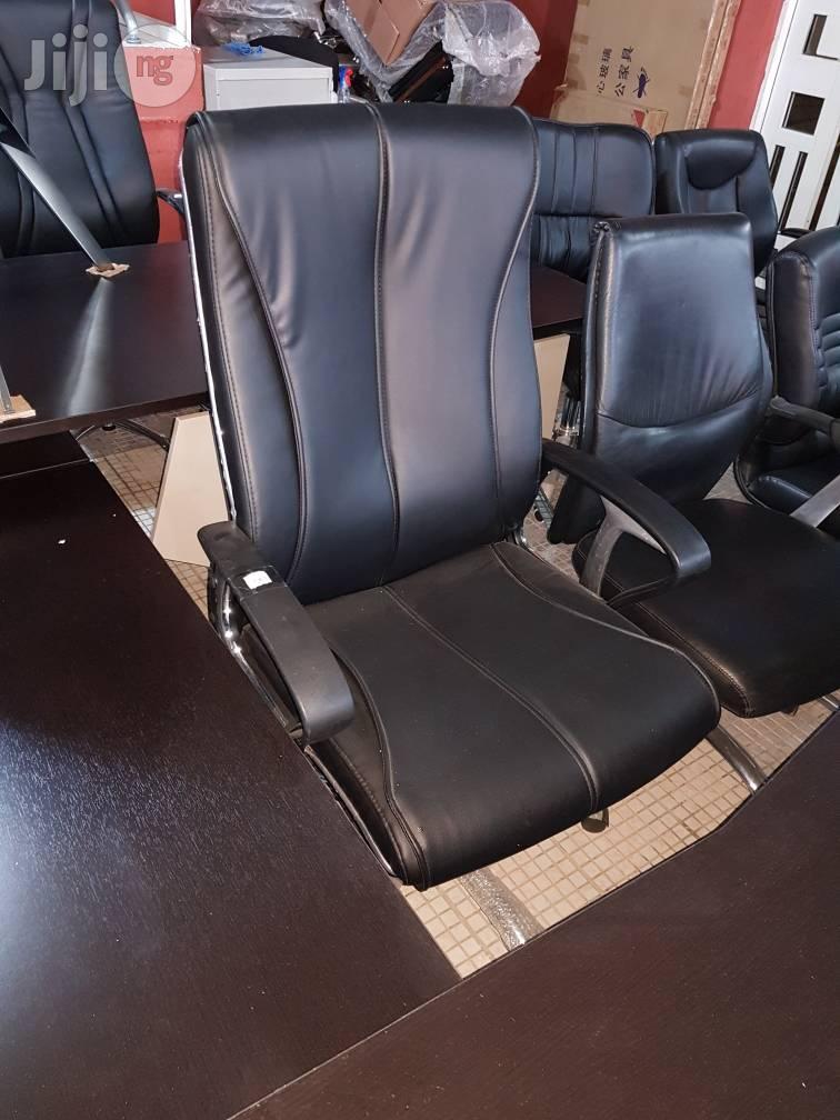 Quality Executive Leather Swivel Office Chair.