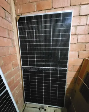 550 Watt Jinko Panels