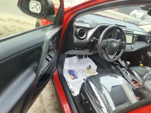 Toyota RAV4 2016 Red