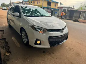Toyota Corolla 2015 White