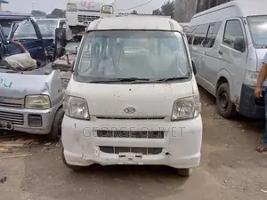 Suzuki APV Minibus 2007 Gold