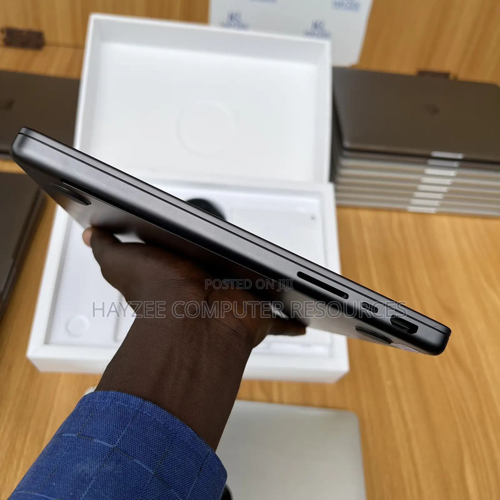 Laptop Apple MacBook Pro 2023 M3 14-Inch 18GB Intel Core M SSD 512GB
