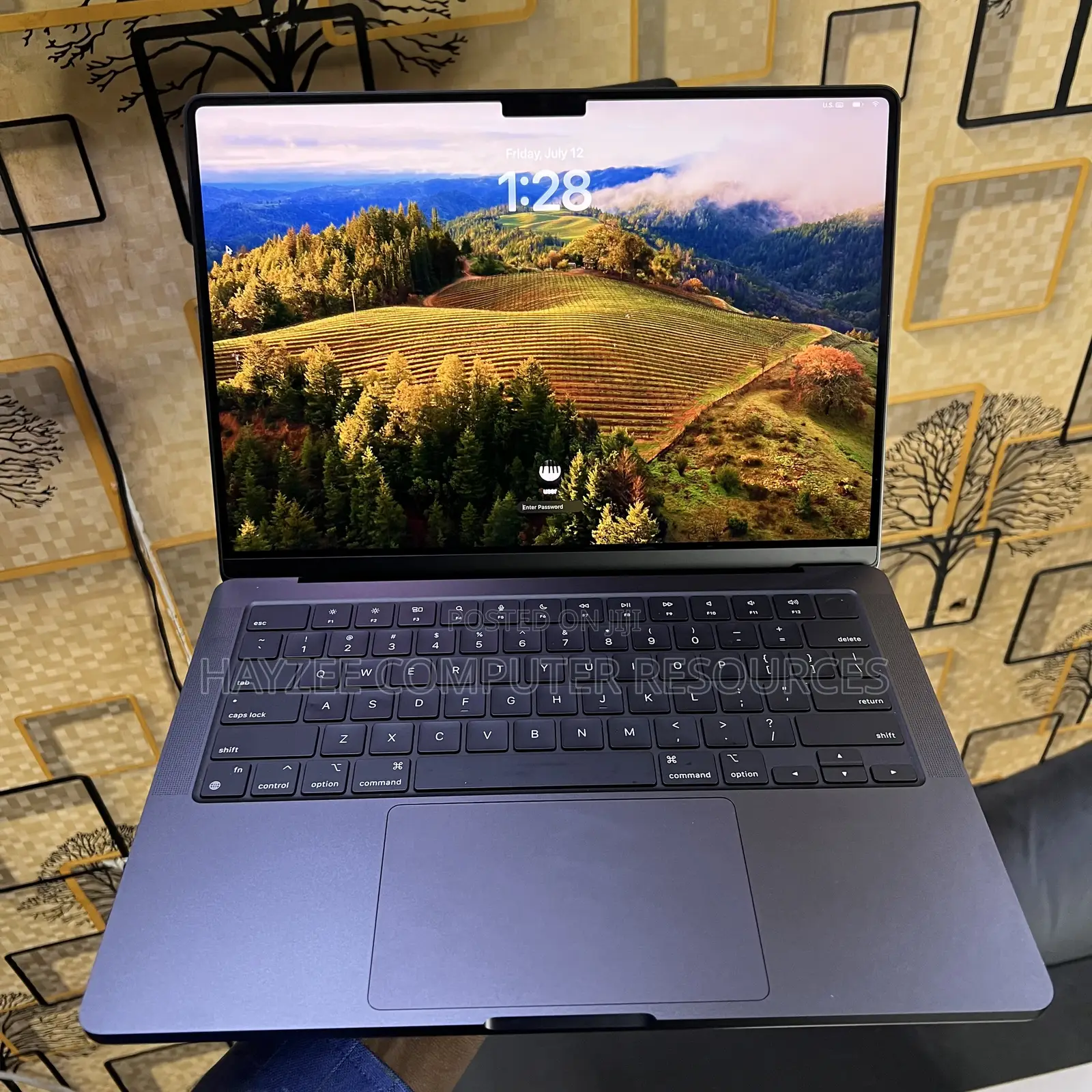 Laptop Apple MacBook Pro 2023 M3 14-Inch 18GB Intel Core M SSD 512GB