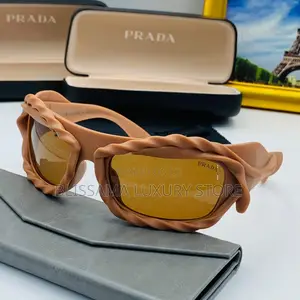 Prada Sunglasses| Quality Frames