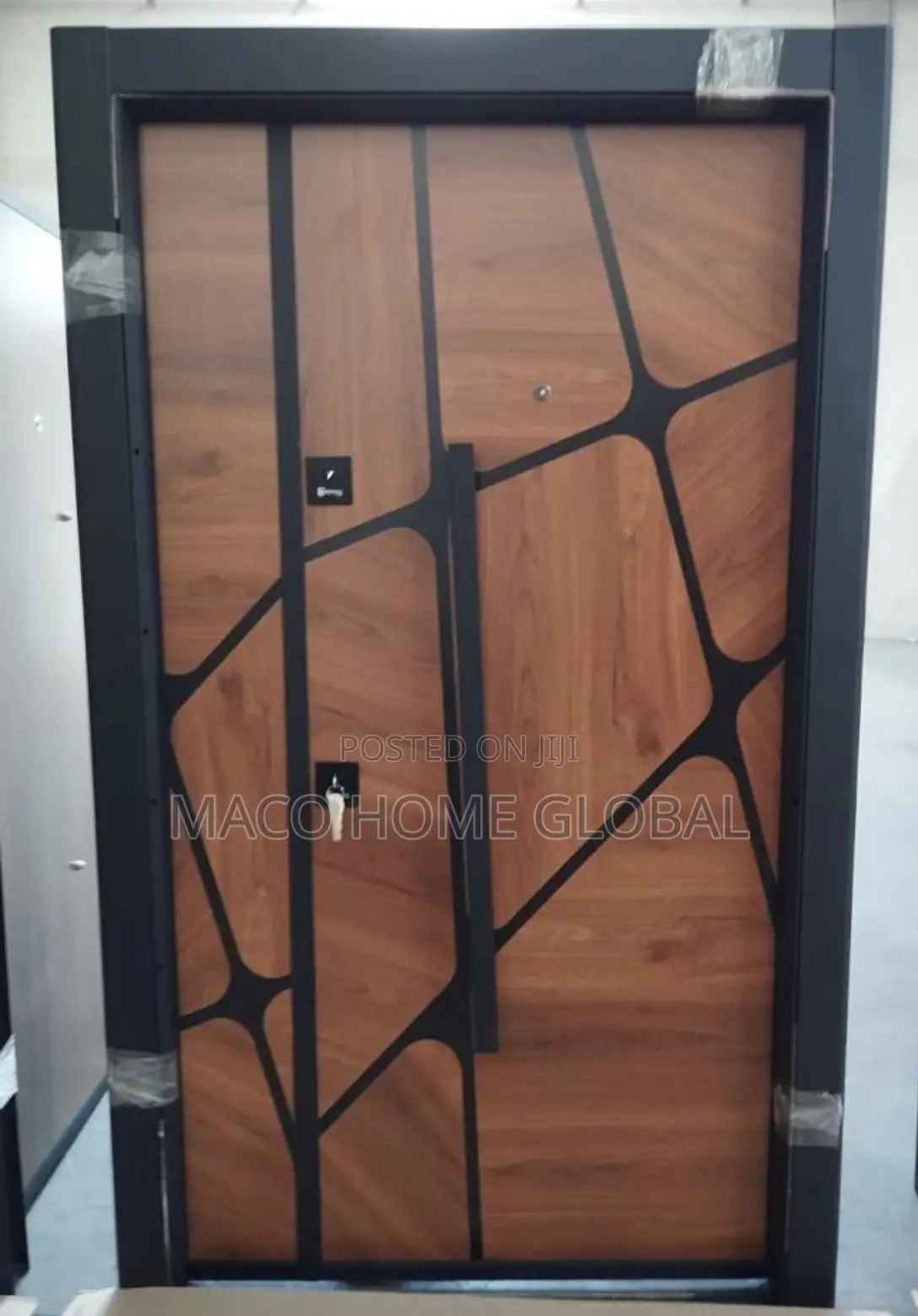4ft by 7ft Luxury Door Wood Fece