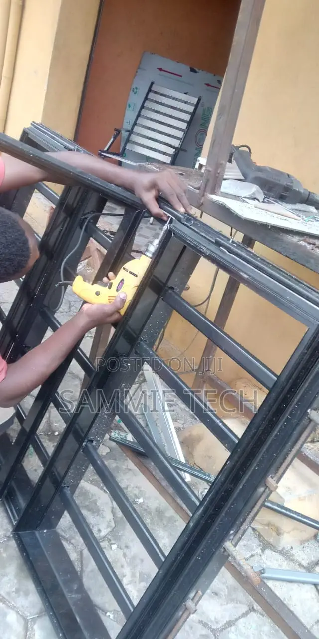 Frameless Windows With Inner Burglaries and Net