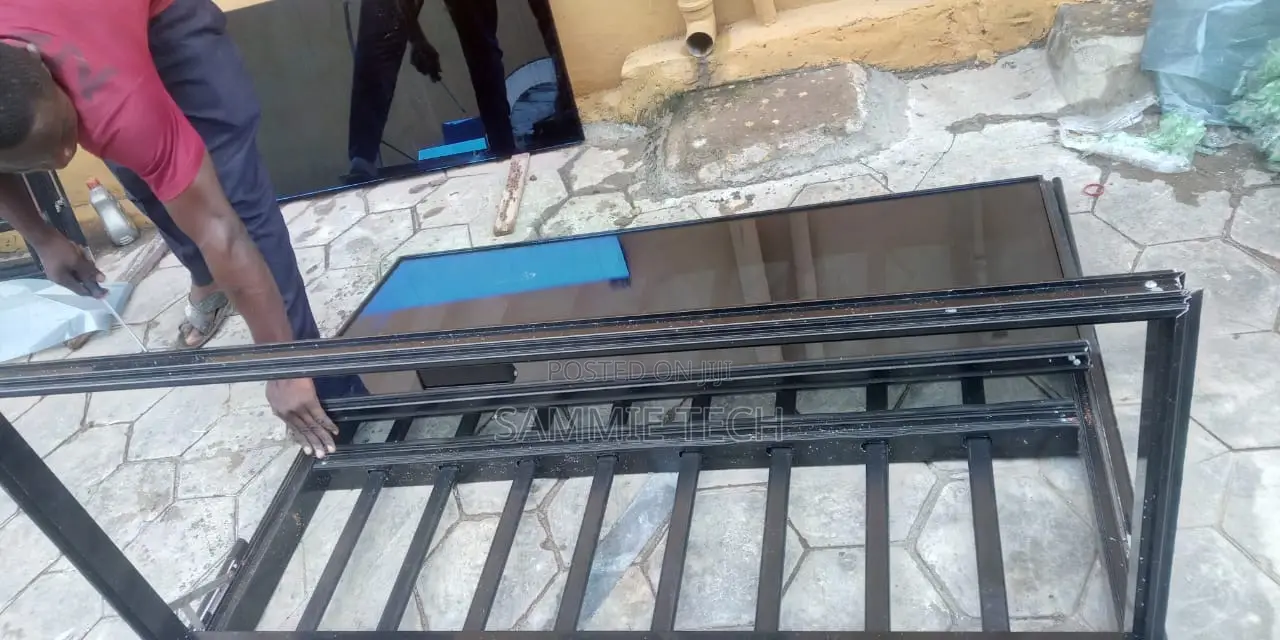 Frameless Windows With Inner Burglaries and Net