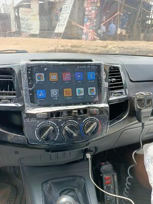 Toyota HILUX 2010-2020 Android Screen With Reverse Camera