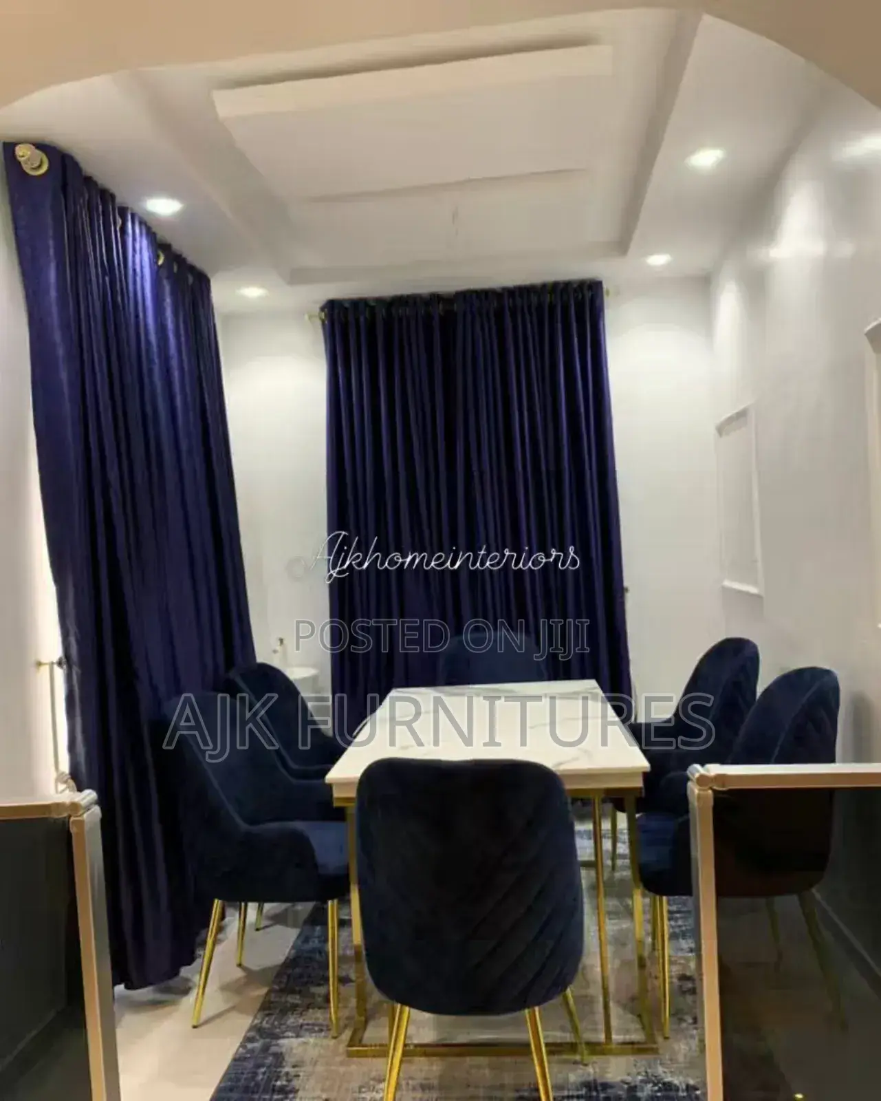 Exquisite 6 Seater Dinning Set