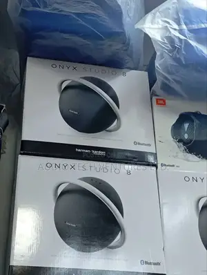 Onyx Studio 8