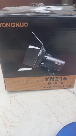 Photo - Youngnuo Y216 Video Light