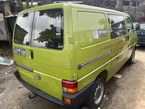 Volkswagen Transporter 2005 Green