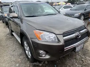 Toyota RAV4 Limited 2011 Gray