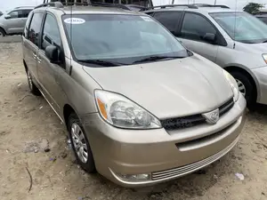 Toyota Sienna LE AWD 2005 Gold