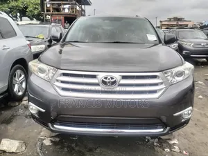 Toyota Highlander 3.5L 4WD 2013 Gray