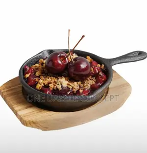 16cm Round Cast Iron Pan With Wooden Bas