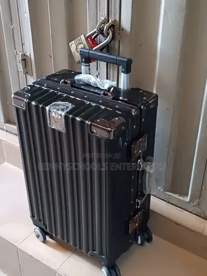 Small Hand Luggage Size Aluminium Travelling Luggage Box