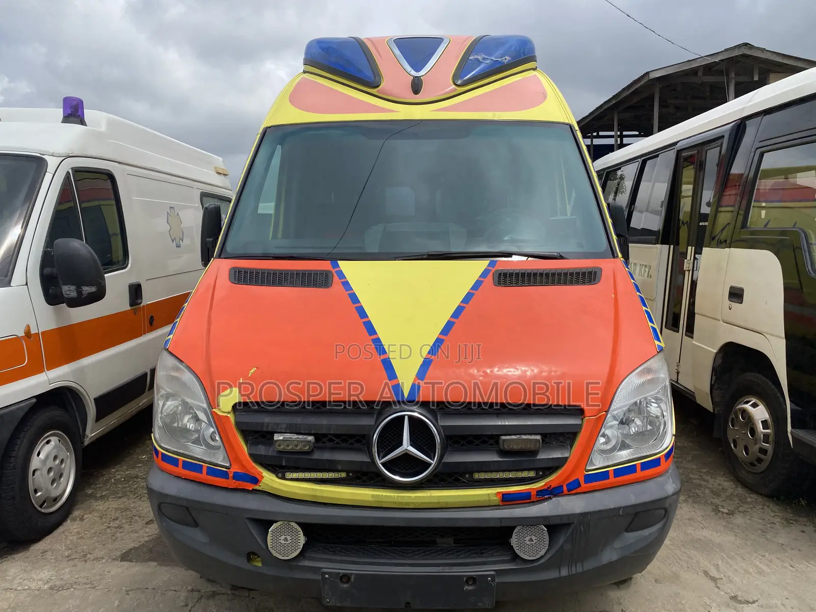 Mercedes-Benz Sprinter 2010 Yellow