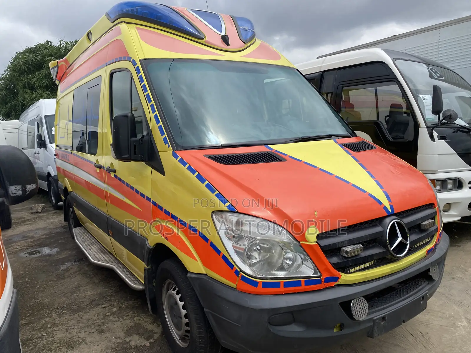 Mercedes-Benz Sprinter 2010 Yellow