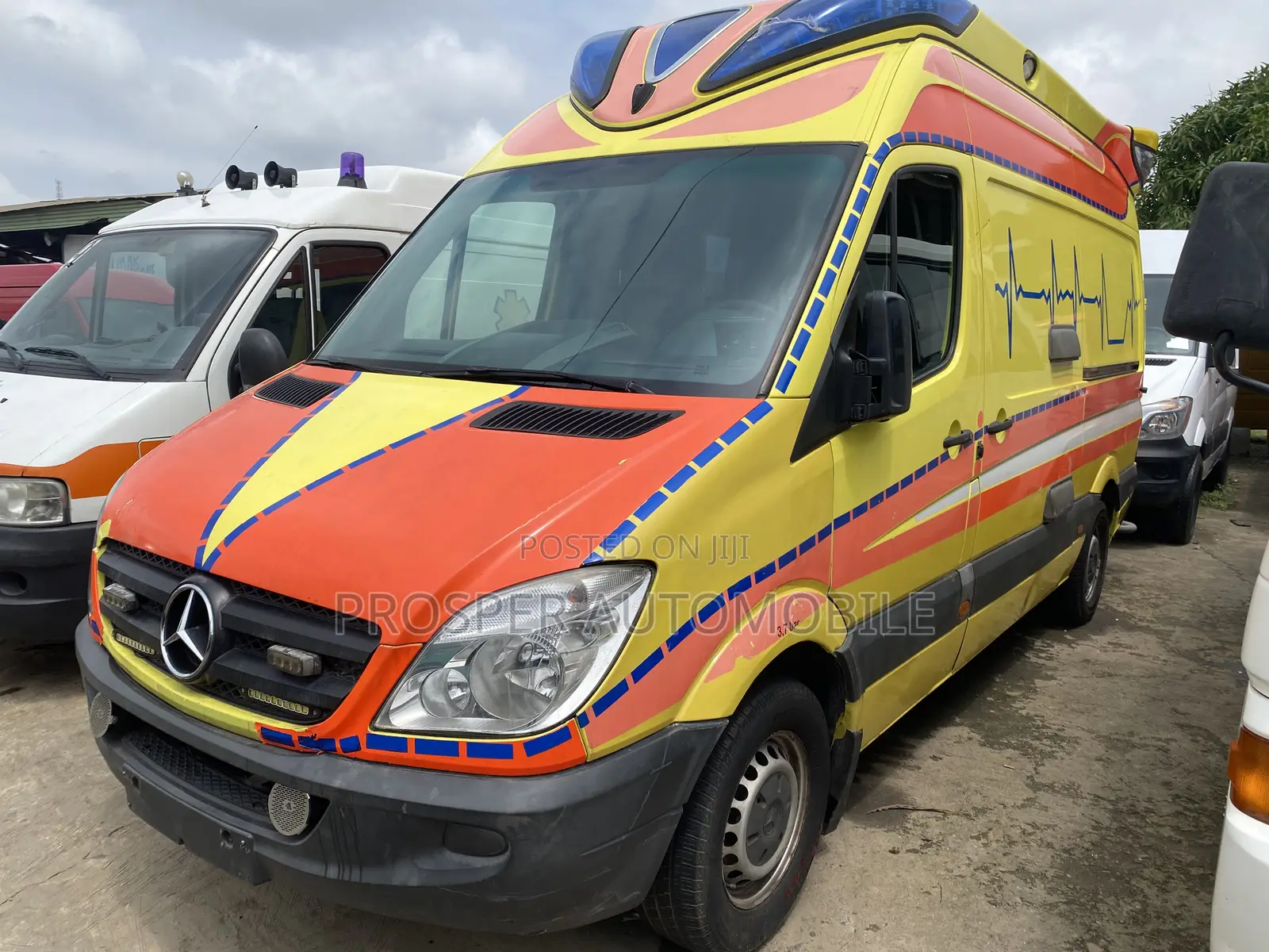 Mercedes-Benz Sprinter 2010 Yellow