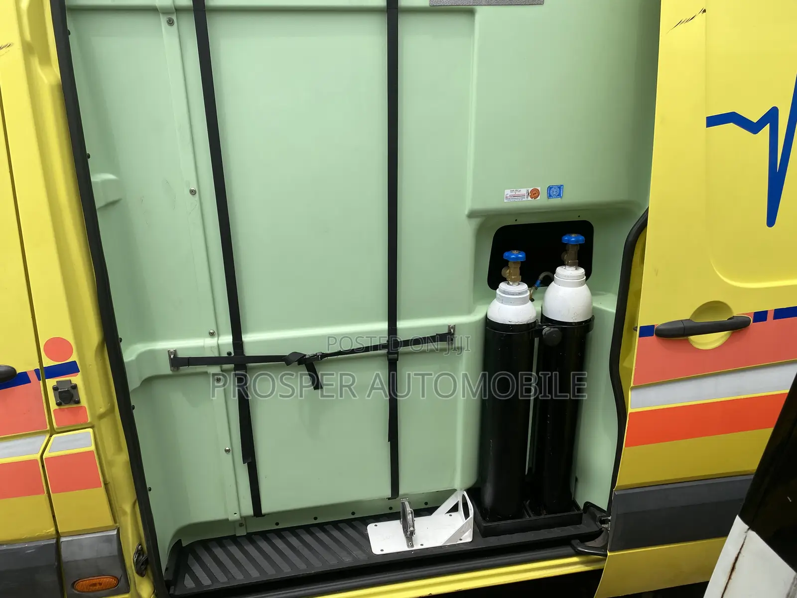 Mercedes-Benz Sprinter 2010 Yellow