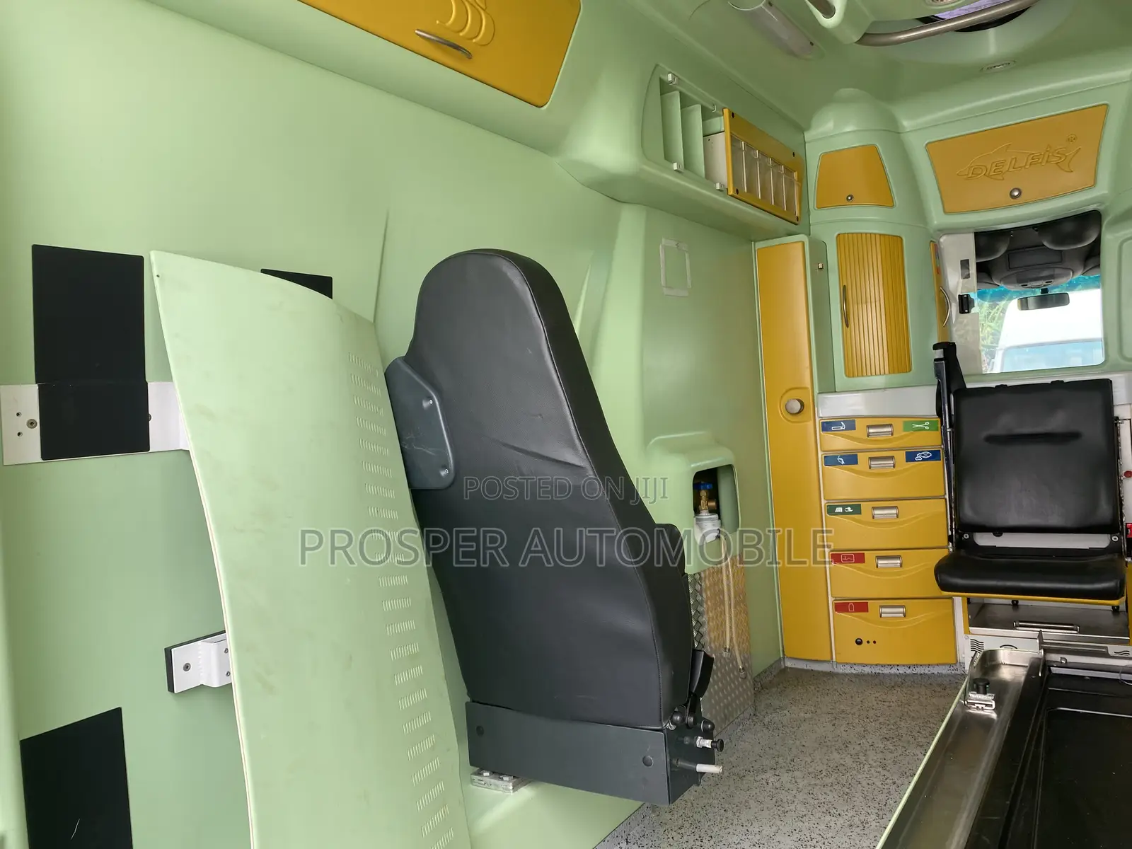 Mercedes-Benz Sprinter 2010 Yellow