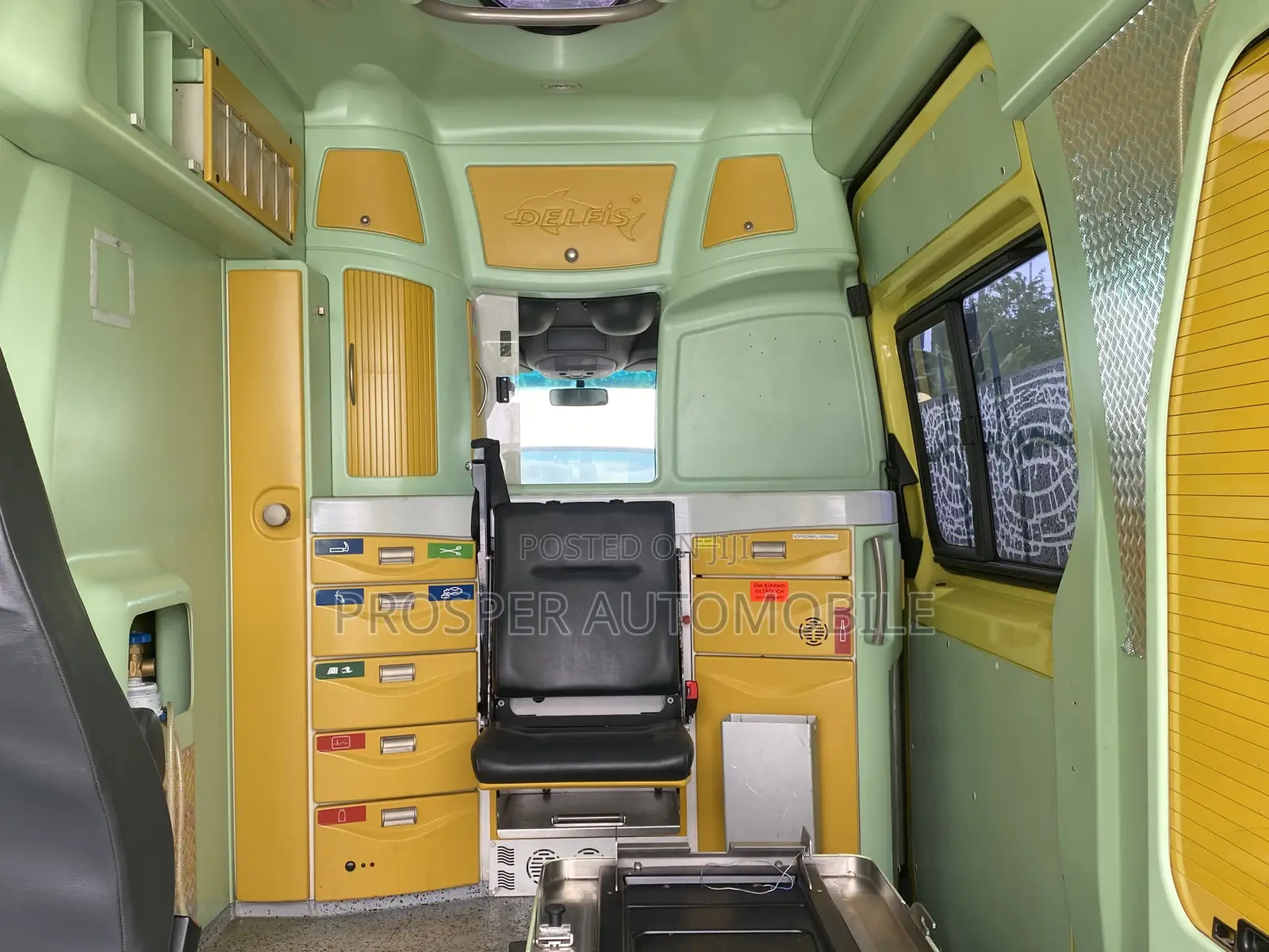 Mercedes-Benz Sprinter 2010 Yellow