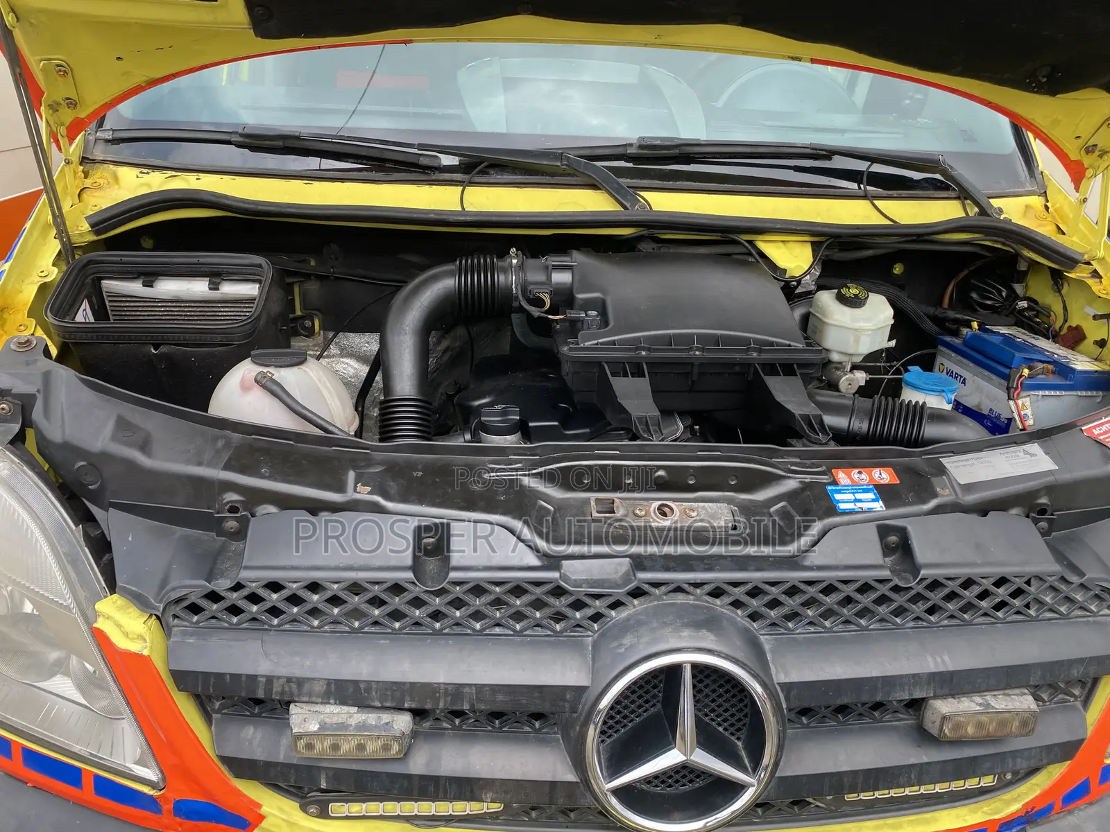 Mercedes-Benz Sprinter 2010 Yellow