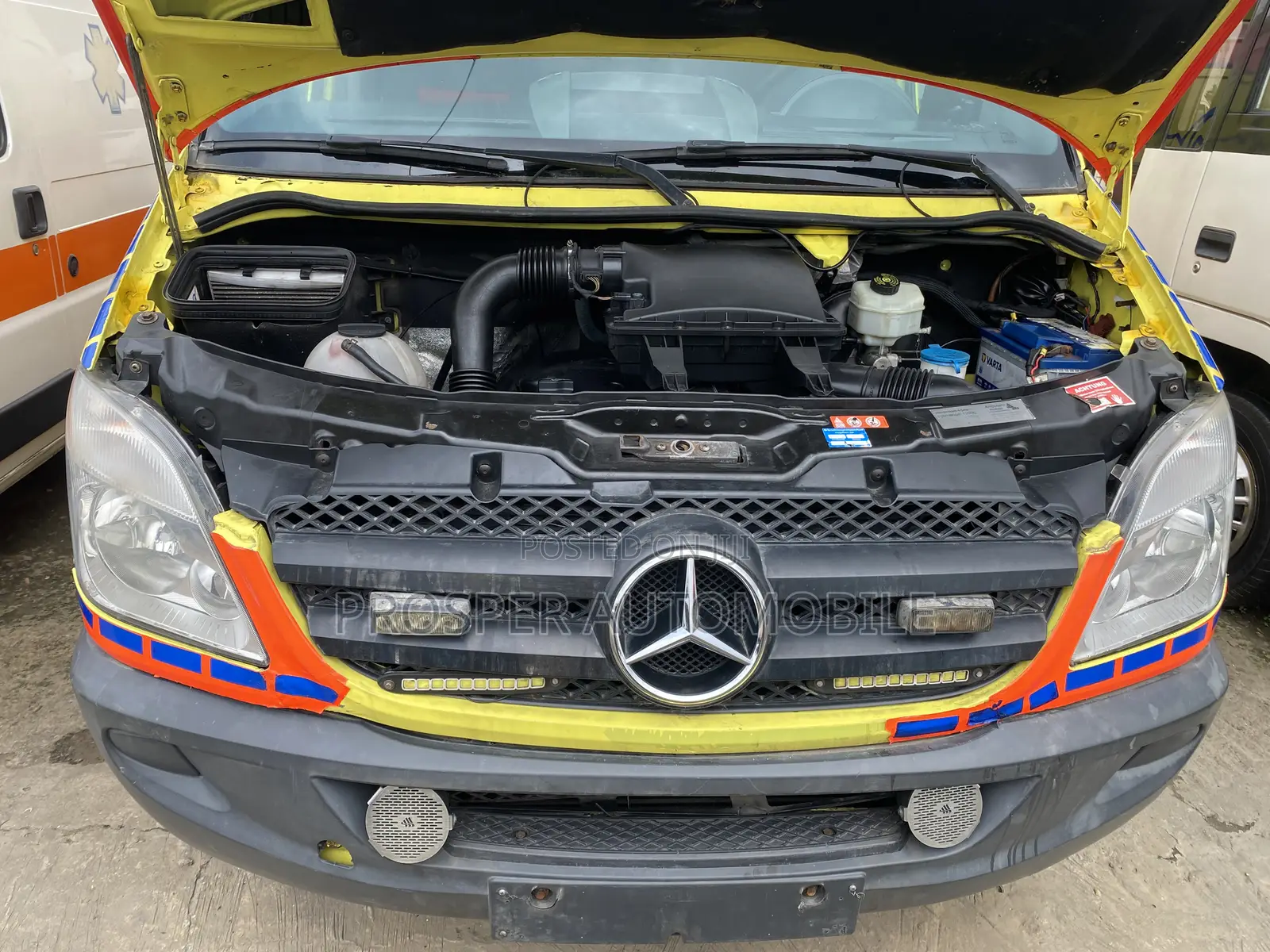 Mercedes-Benz Sprinter 2010 Yellow