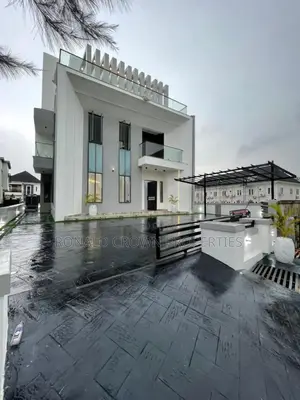 5bdrm Duplex in Ikota for sale
