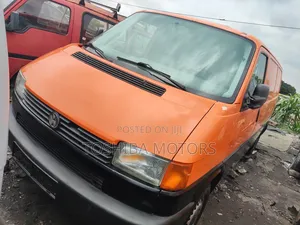 Volkswagen Transporter 2002 Red