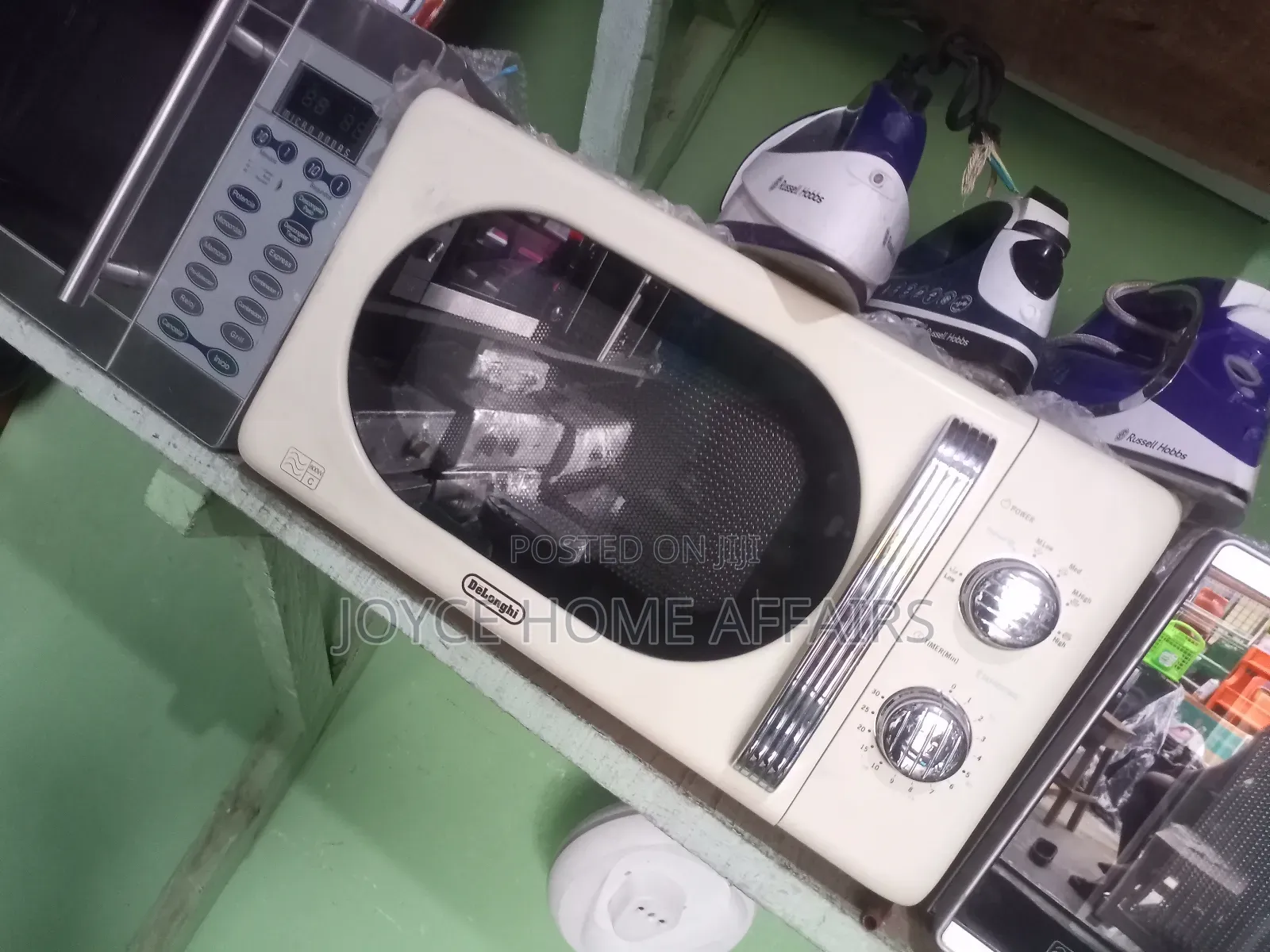 First Grade Tocumbo Microwave 20liters
