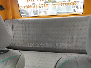 Volkswagen Transporter 2004 Yellow