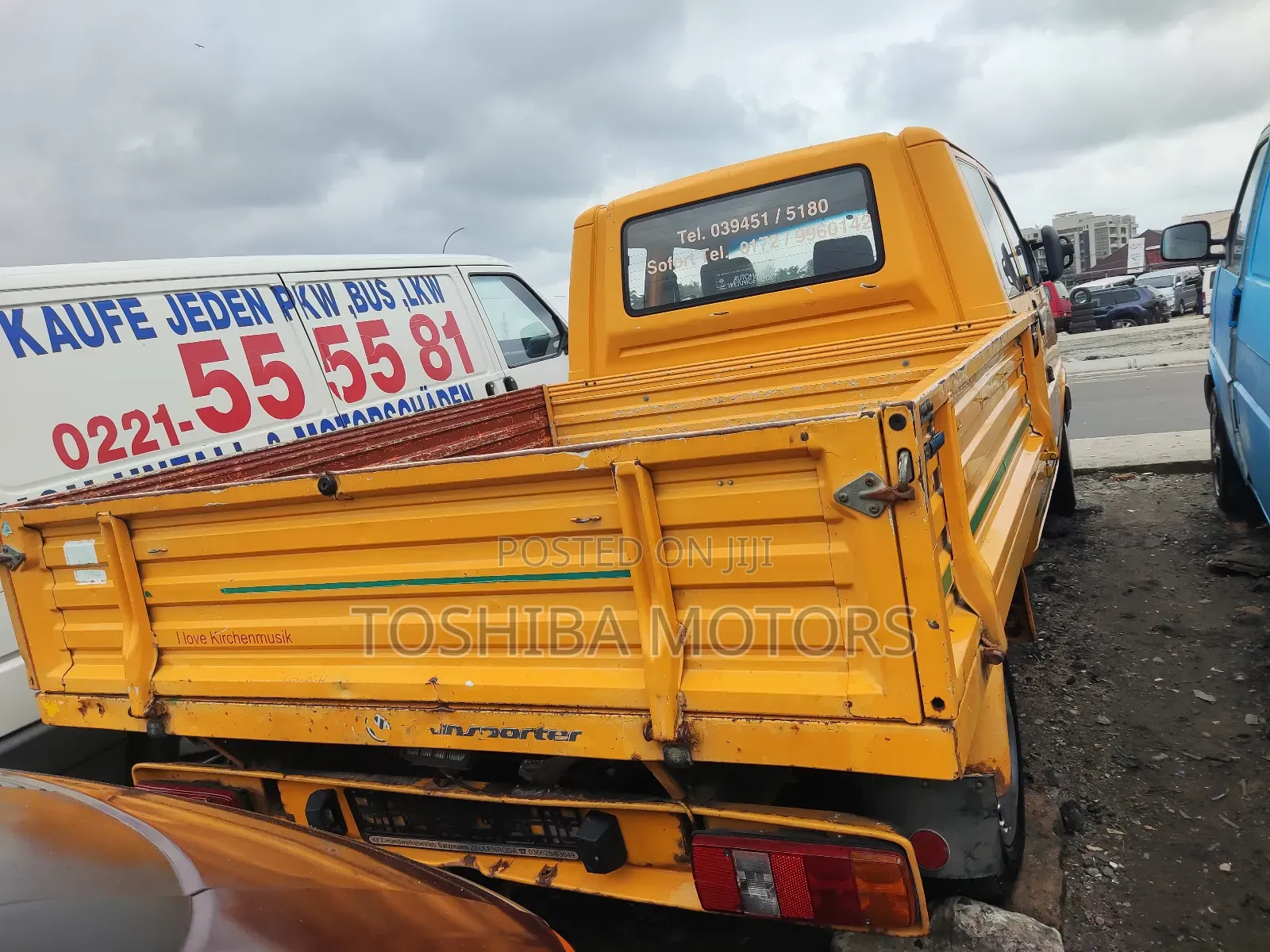 Volkswagen Transporter 2004 Yellow