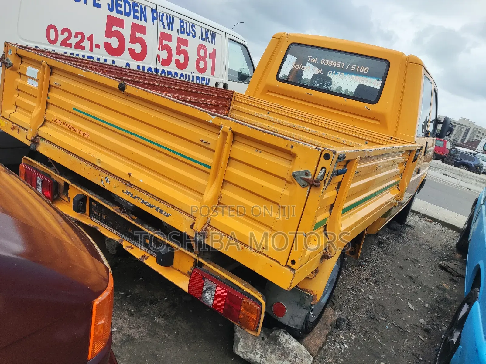 Volkswagen Transporter 2004 Yellow