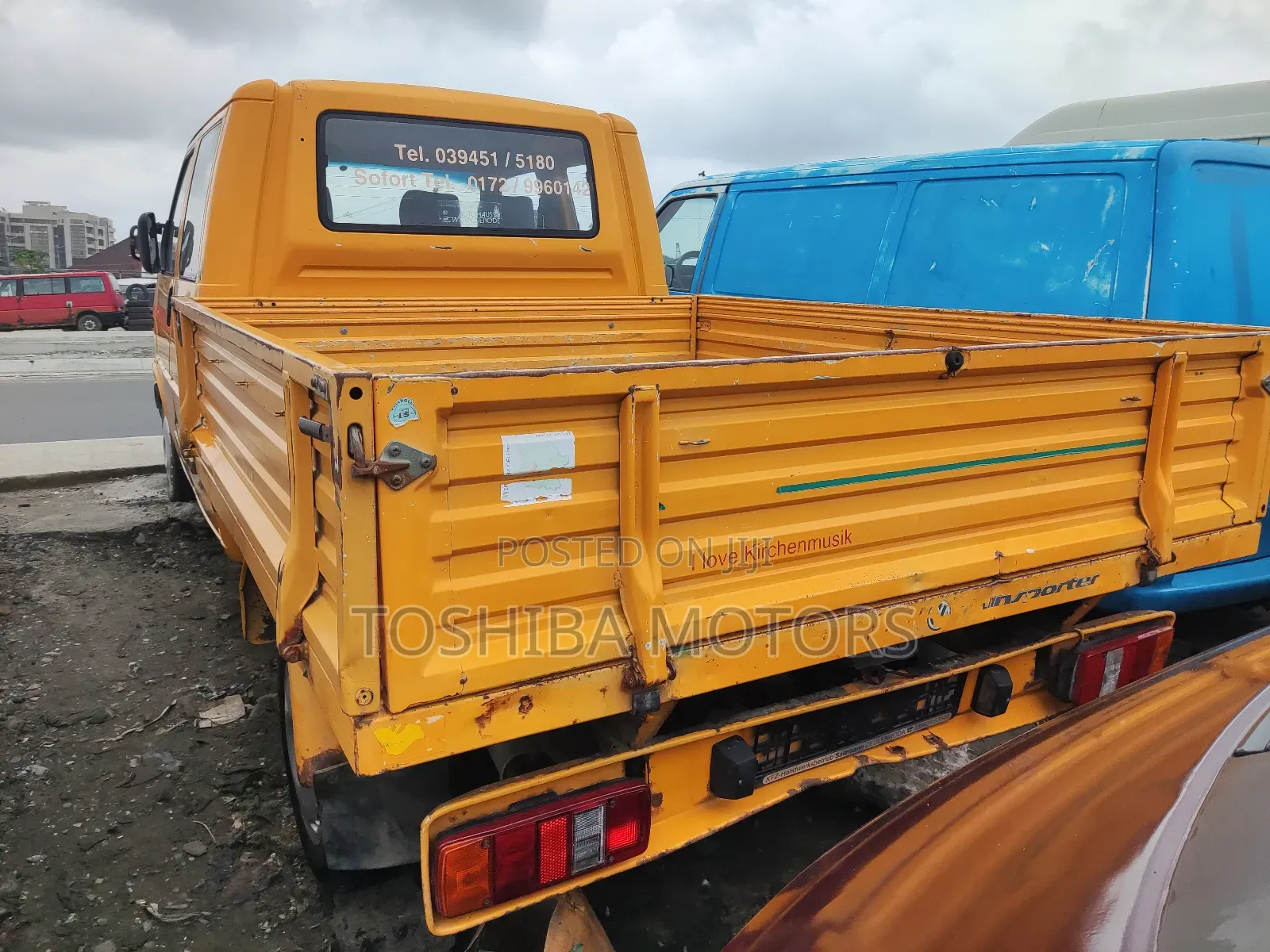 Volkswagen Transporter 2004 Yellow