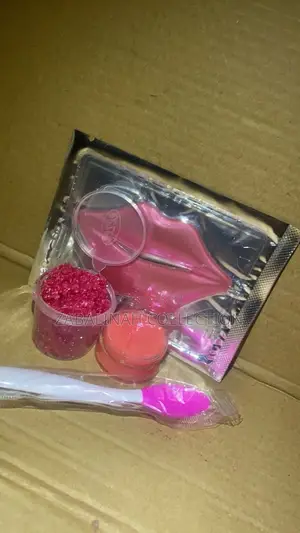 Pink Lips Cream Scrub Lip Mask